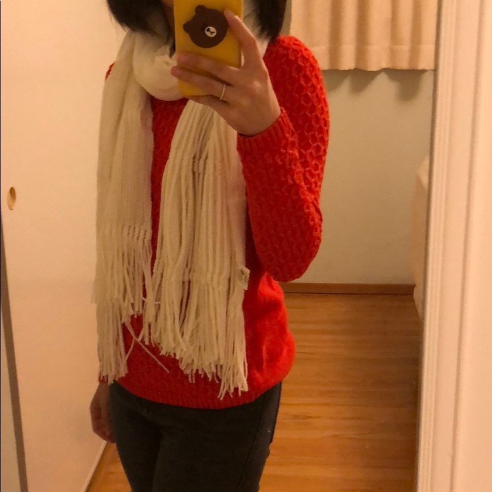 White wool scarf